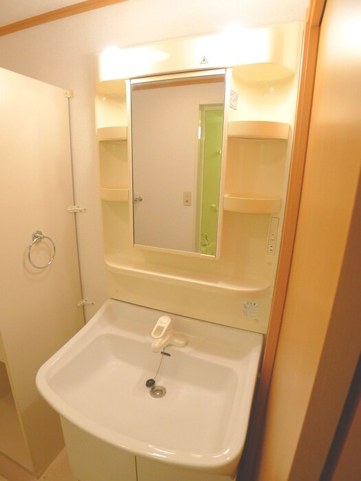 物件内観写真8　(洗面)