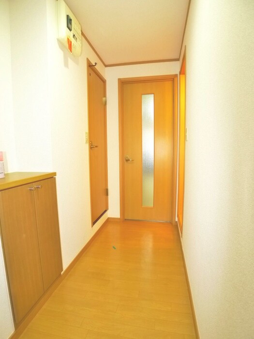 物件内観写真13　(廊下)