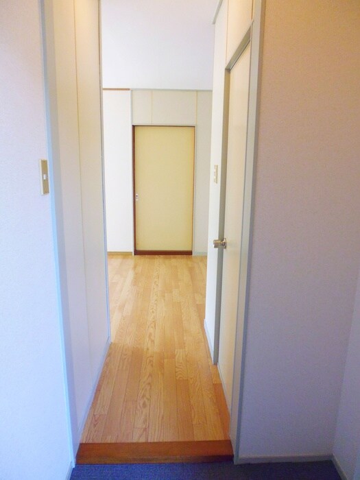 物件内観写真5　(玄関)