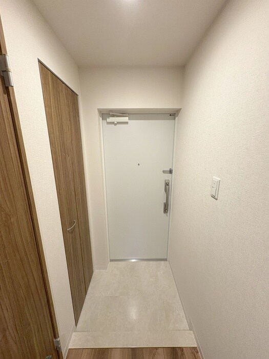 物件内観写真11　(玄関)