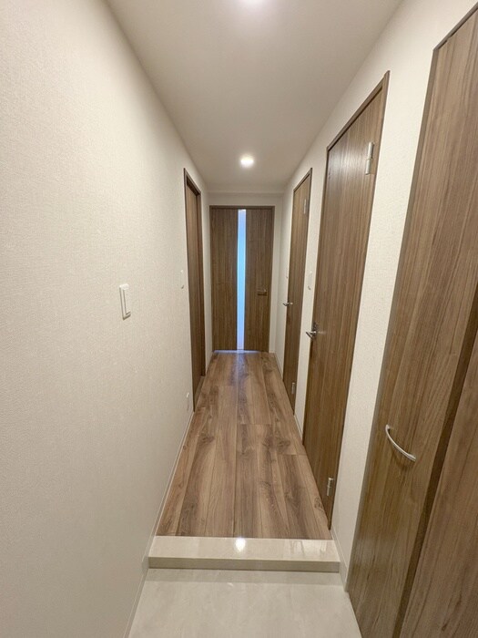 物件内観写真11　(廊下)