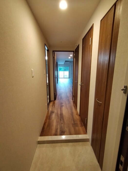 物件内観写真18　(廊下)