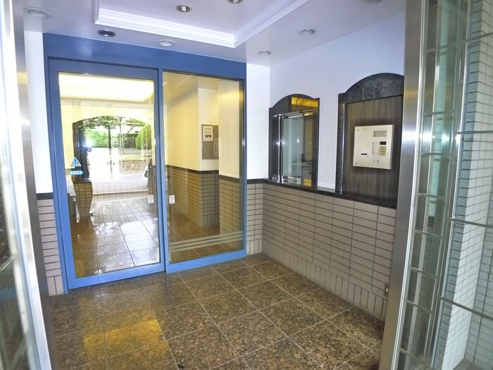 物件外観写真4　(エントランス部分)