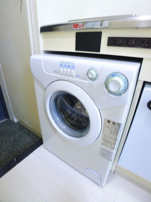 物件内観写真13　(洗濯機置場)