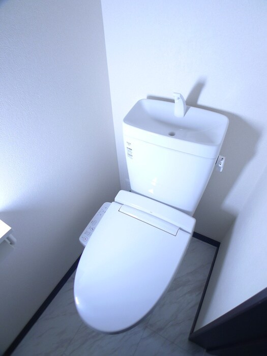 物件内観写真8　(トイレ)