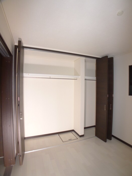 物件内観写真10　(収納)