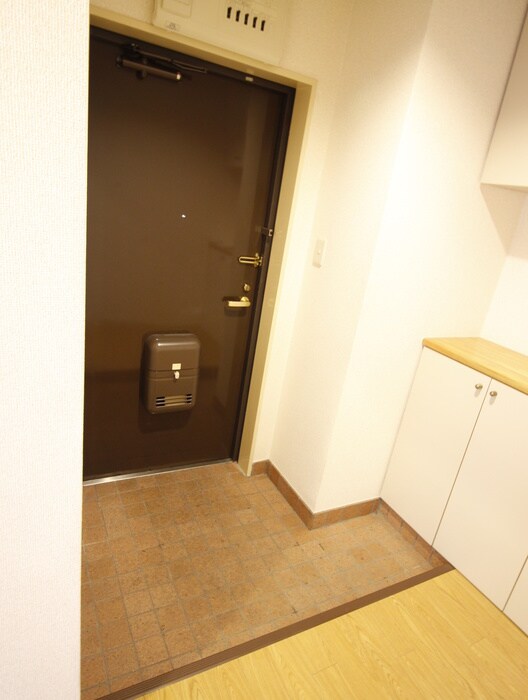 物件内観写真8　(玄関)