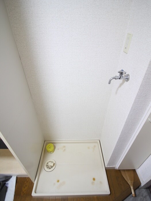 物件内観写真14　(洗濯機置場)