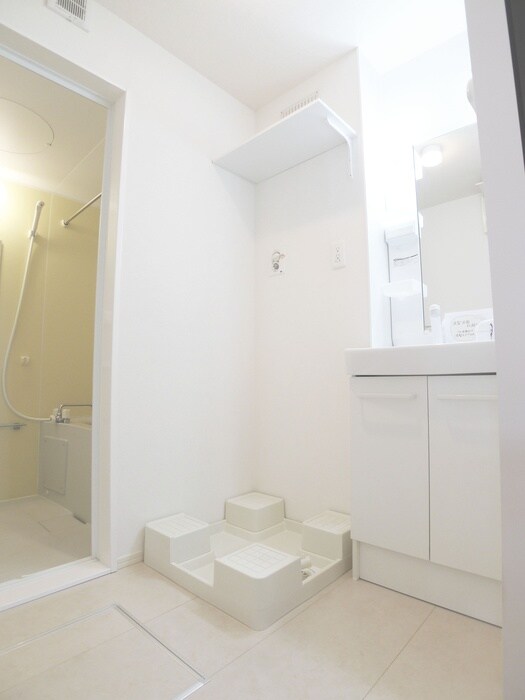 物件内観写真13　(洗濯機置場)