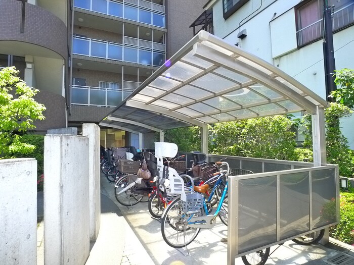 物件外観写真4　(駐輪場)