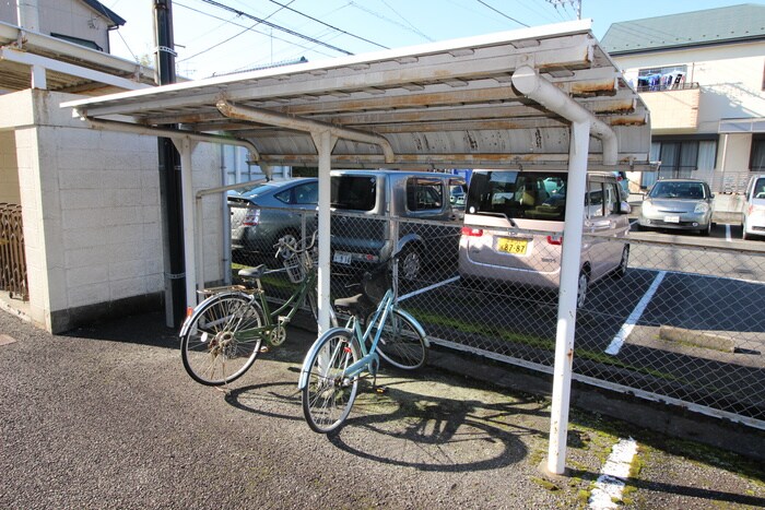 物件外観写真4　(駐輪場)