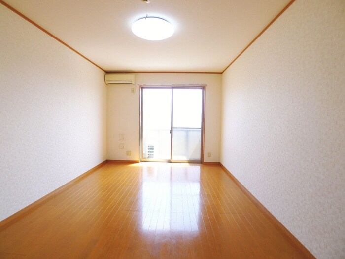 物件内観写真9　(室内からの展望)