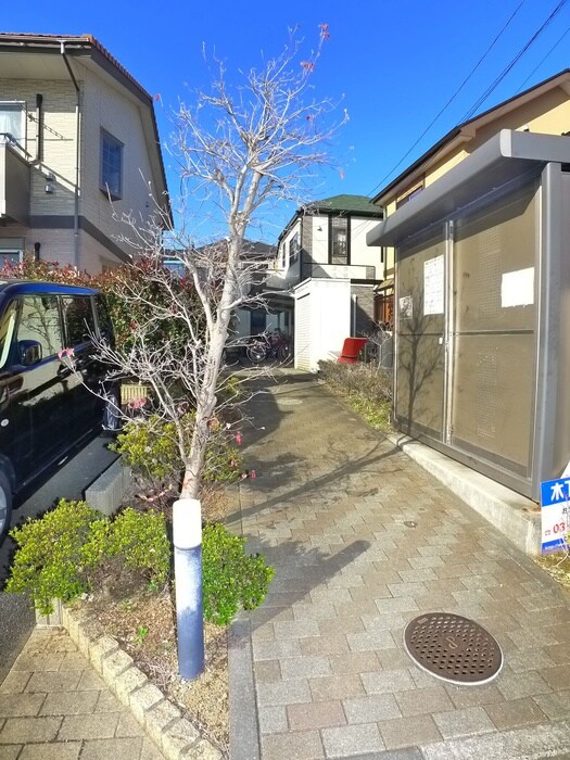 物件外観写真3　(エントランス部分)