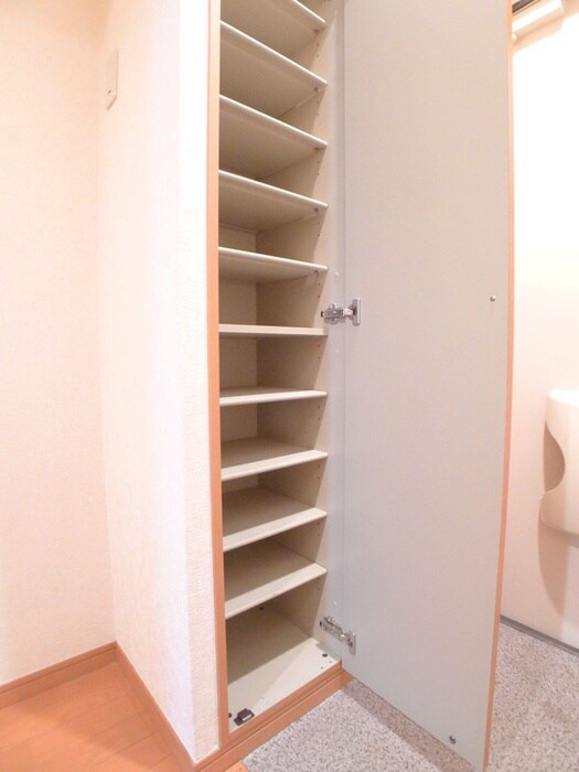 物件内観写真16　(靴箱)