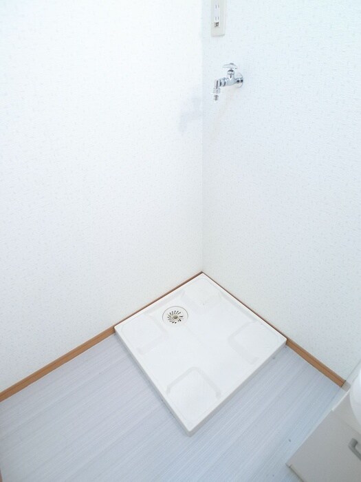 物件内観写真18　(洗濯機置場)