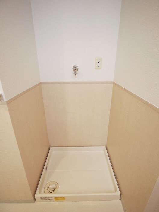 物件内観写真16　(洗濯機置場)