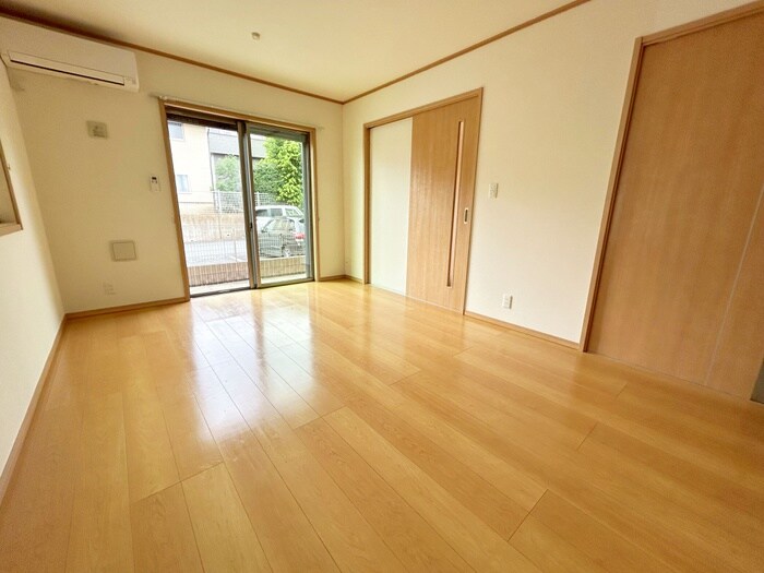 物件内観写真5　(居室)