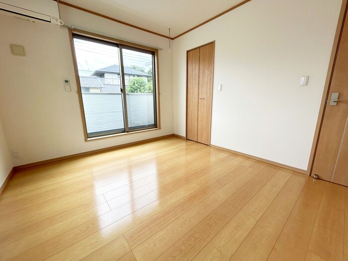 物件内観写真8　(居室)