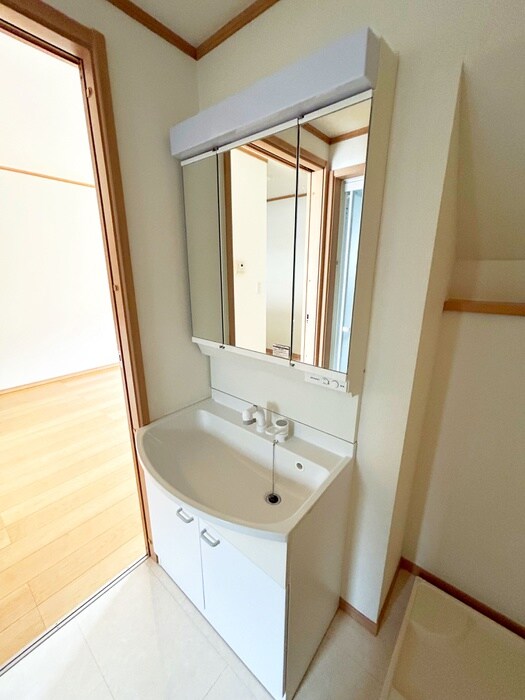 物件内観写真12　(洗面)