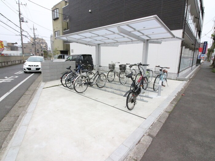 物件外観写真2　(駐輪場)