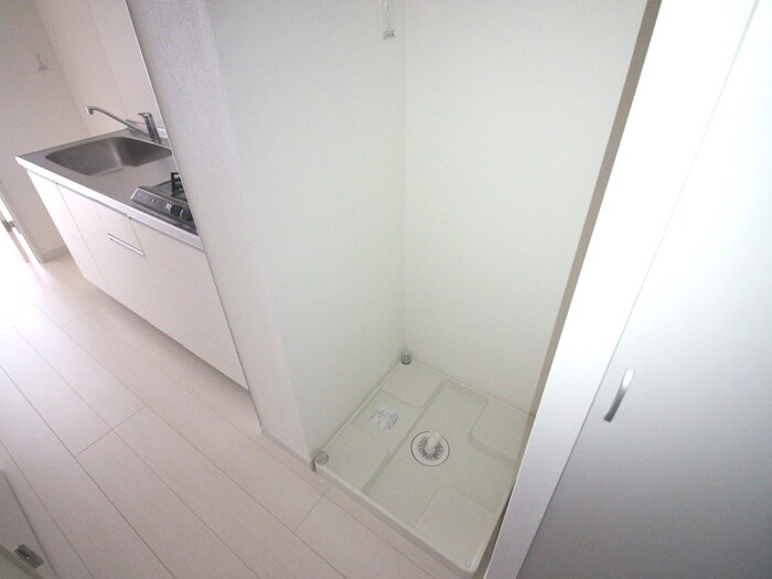 物件内観写真16　(洗濯機置場)