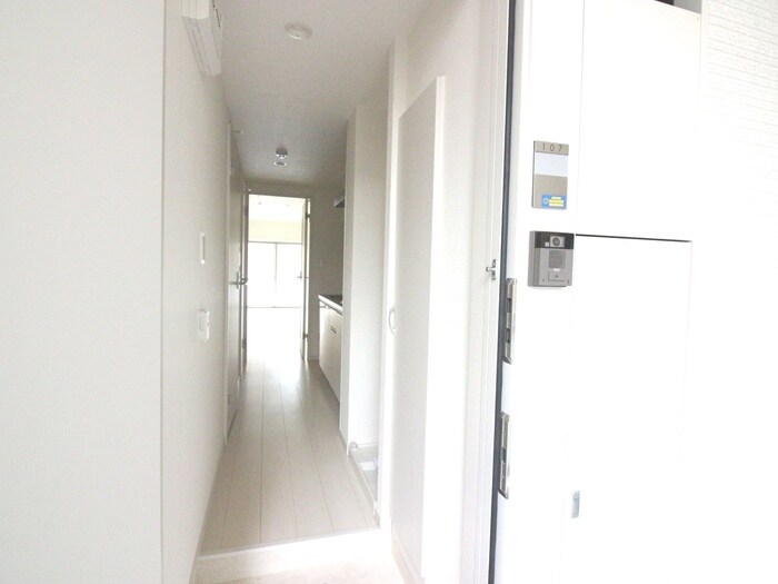 物件内観写真17　(玄関)