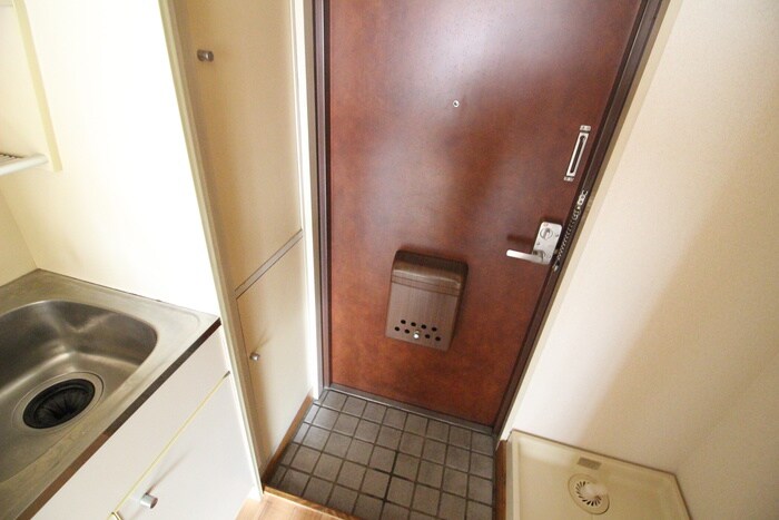 物件内観写真14　(玄関)