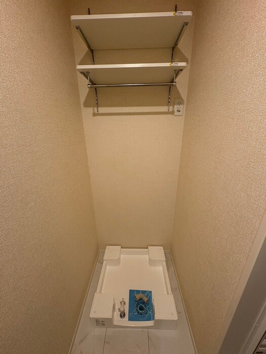 物件内観写真12　(洗濯機置場)
