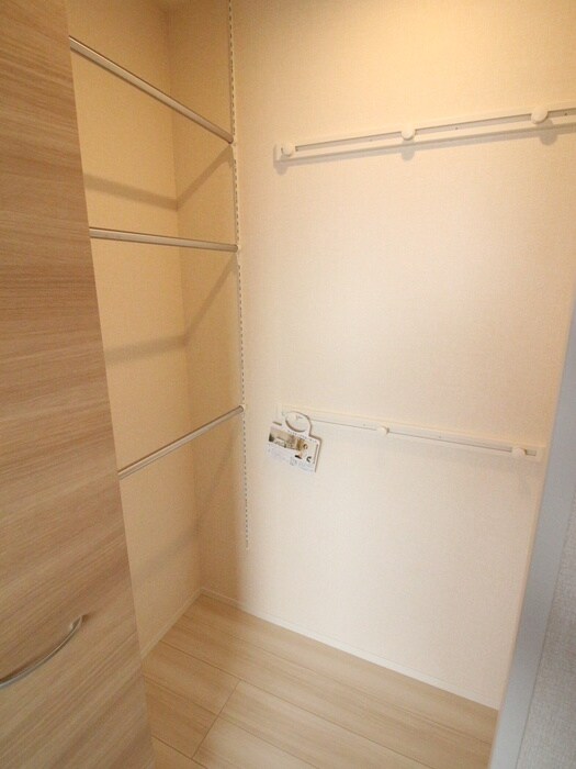 物件内観写真13　(収納)