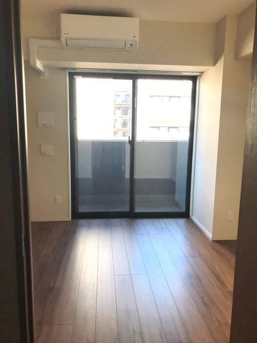 物件内観写真7　(室内からの展望)