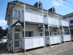 ファミーユ中野外観写真