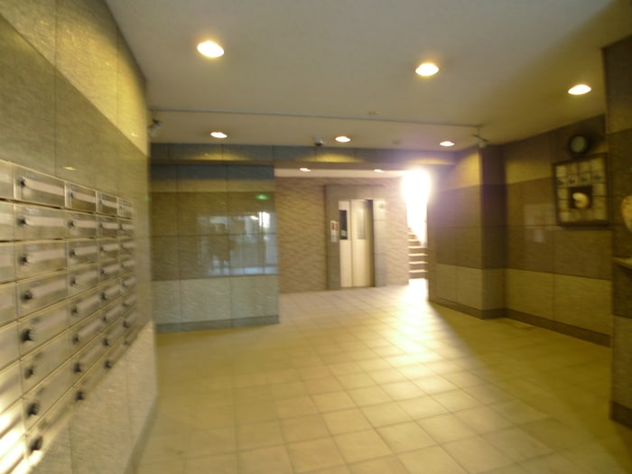 物件外観写真4　(エントランス部分)