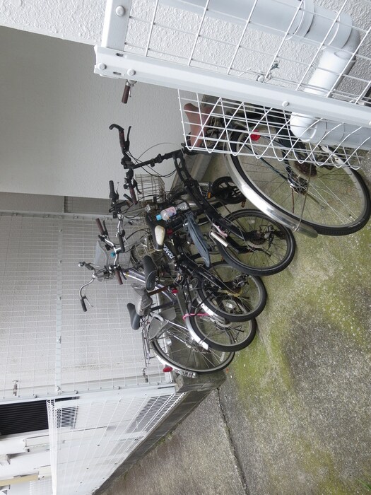 物件外観写真5　(駐輪場)