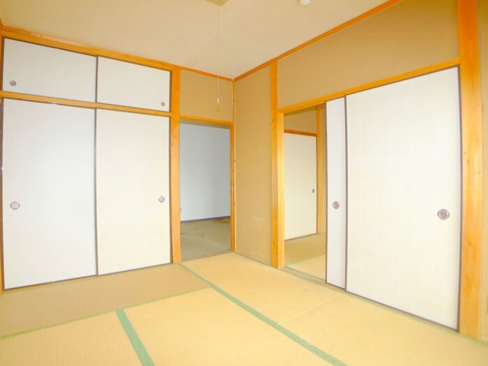 物件内観写真12　(収納)