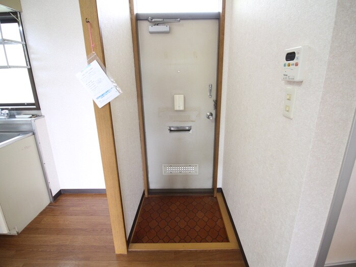 物件内観写真14　(玄関)