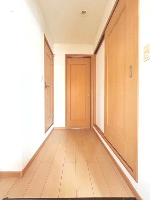 物件内観写真16　(廊下)