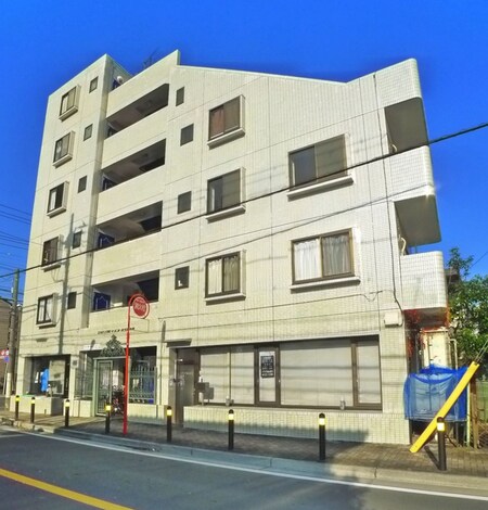 エマノンアパートメントハウス外観写真