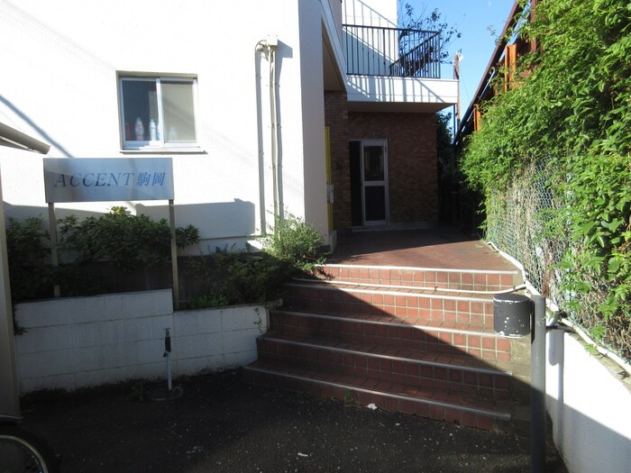 物件外観写真2　(エントランス部分)