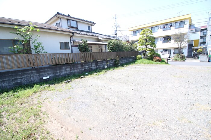 物件外観写真5　(駐車場)