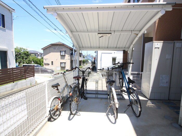物件外観写真5　(駐輪場)