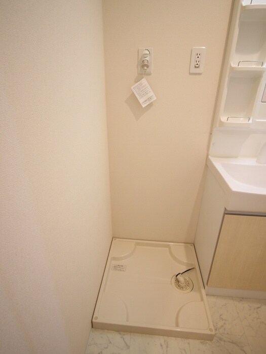 物件内観写真15　(洗濯機置場)