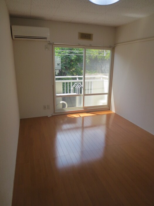 ジュネスイ－ストの居室