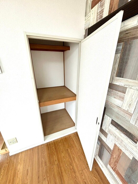 物件内観写真10　(収納)