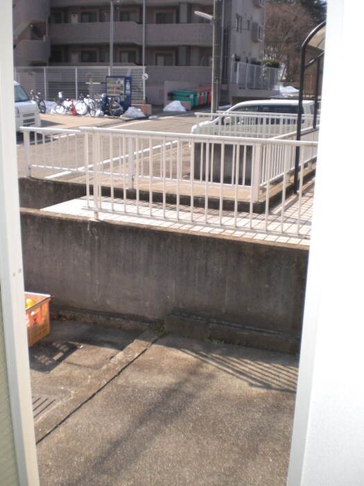 物件内観写真14　(室内からの展望)