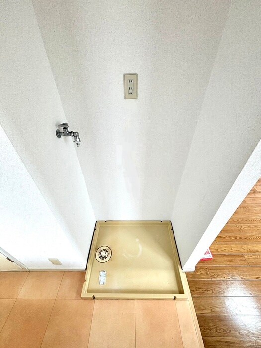 物件内観写真15　(洗濯機置場)