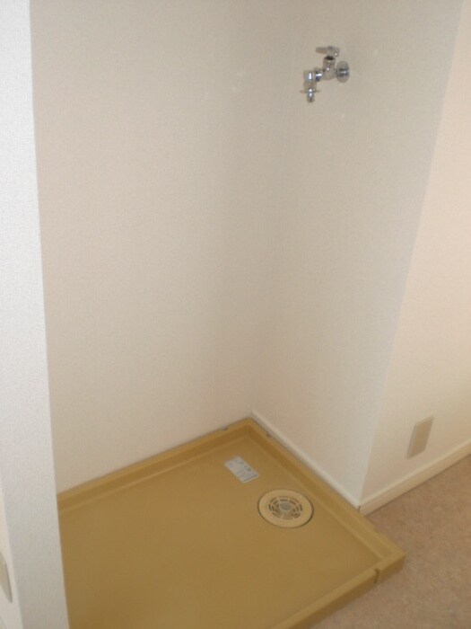 物件内観写真17　(洗濯機置場)