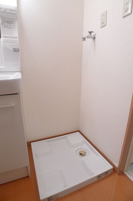 物件内観写真17　(洗濯機置場)