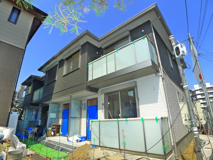 物件外観写真1　(建築中)