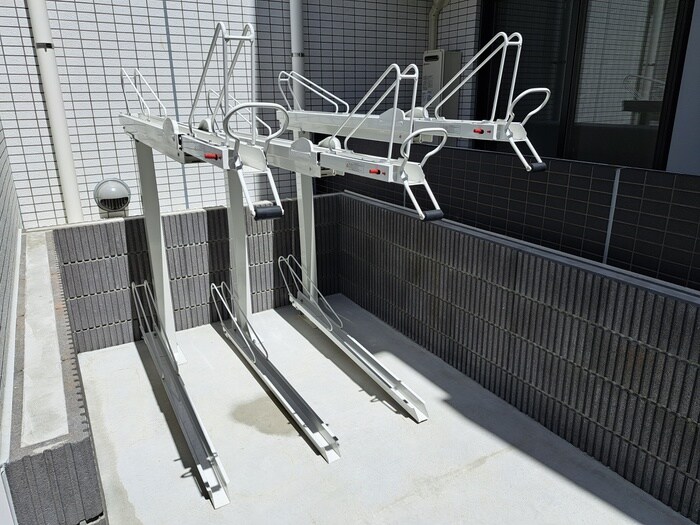 物件外観写真5　(駐輪場)