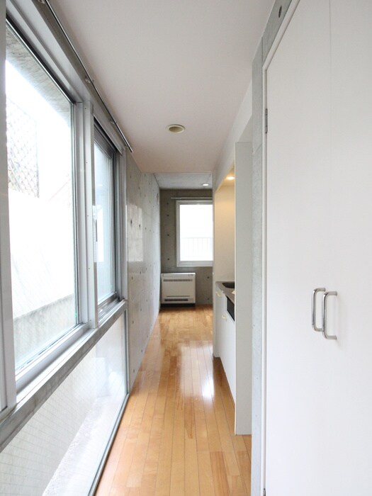 物件内観写真18　(廊下)